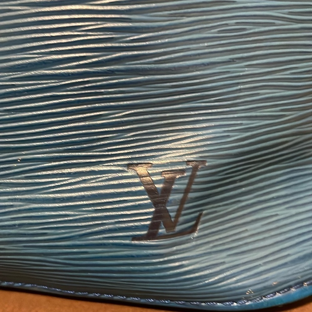 Louis Vuitton Petit Noe Epi Leather Shoulder Bag - Picture 2 of 15